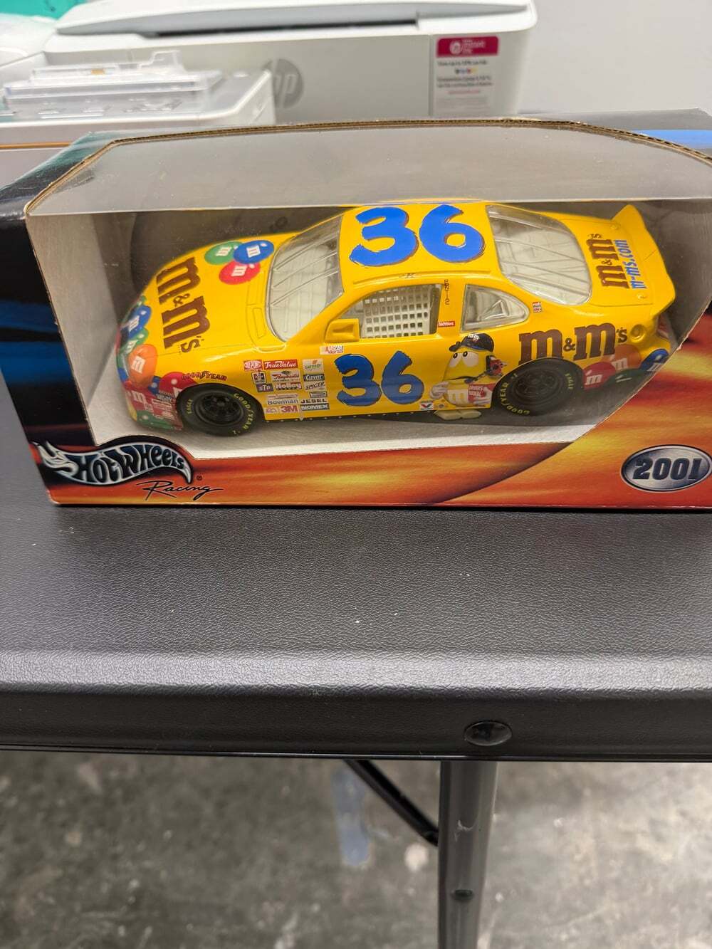 Hot Wheels Racing 2001 NASCAR #36 M&M's Yellow 1:24 Scale Die-Cast Car 50770 NIB